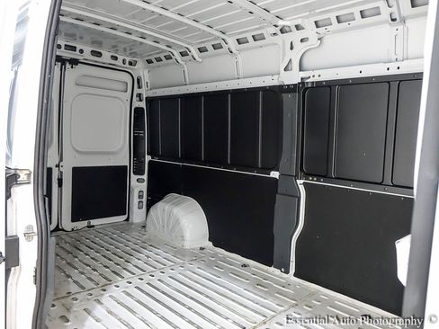 Used 2025 RAM ProMaster 2500 w/ Convenience Group FWD image 18