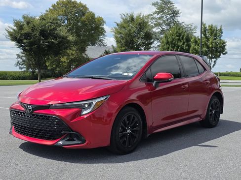 Used 2025 Toyota Corolla SE w/ SE Package FWD image 5