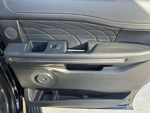 Used 2022 Ford Expedition Max Platinum image 18