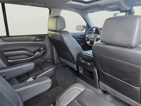 Used 2019 GMC Yukon XL SLT image 29