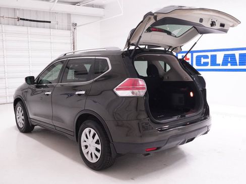 Used 2016 Nissan Rogue S w/ Appearance Package FWD image 33