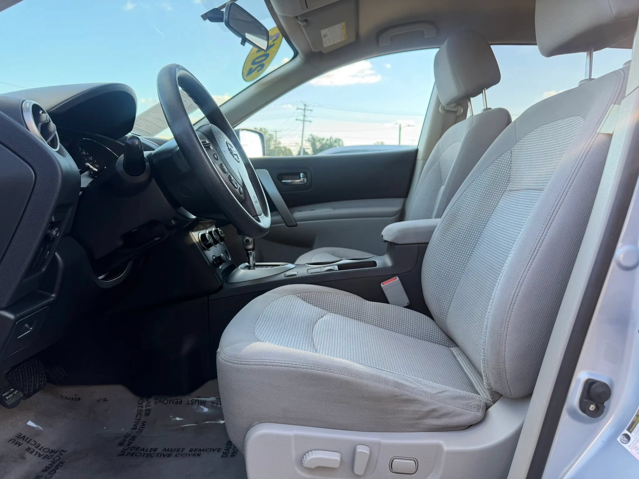 Used 2013 Nissan Rogue SV FWD image 12
