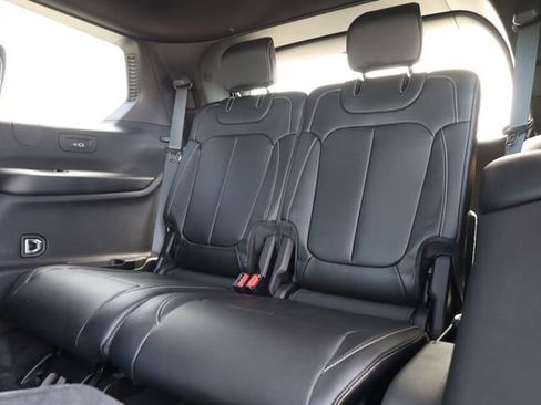 Certified 2025 Jeep Grand Cherokee L Limited w/ Black Appearance Package image 27