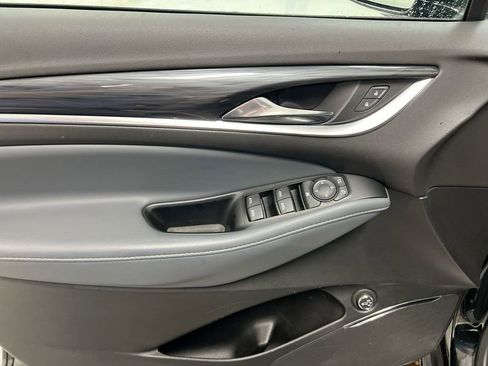 Used 2023 Buick Enclave Essence image 20