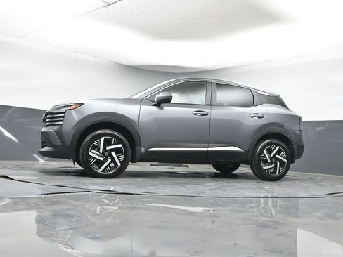 Used 2025 Nissan Kicks SV image 24