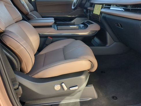 New 2025 Lincoln Navigator Black Label image 24