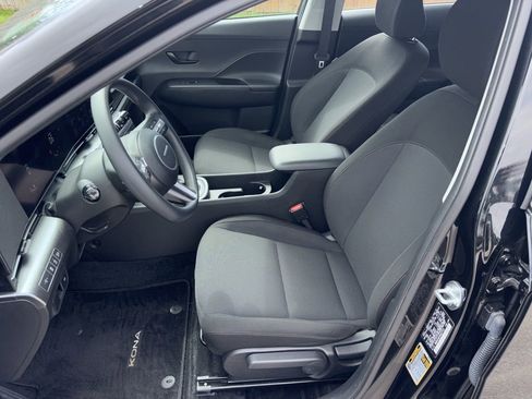 Used 2025 Hyundai Kona SE AWD/4WD image 9