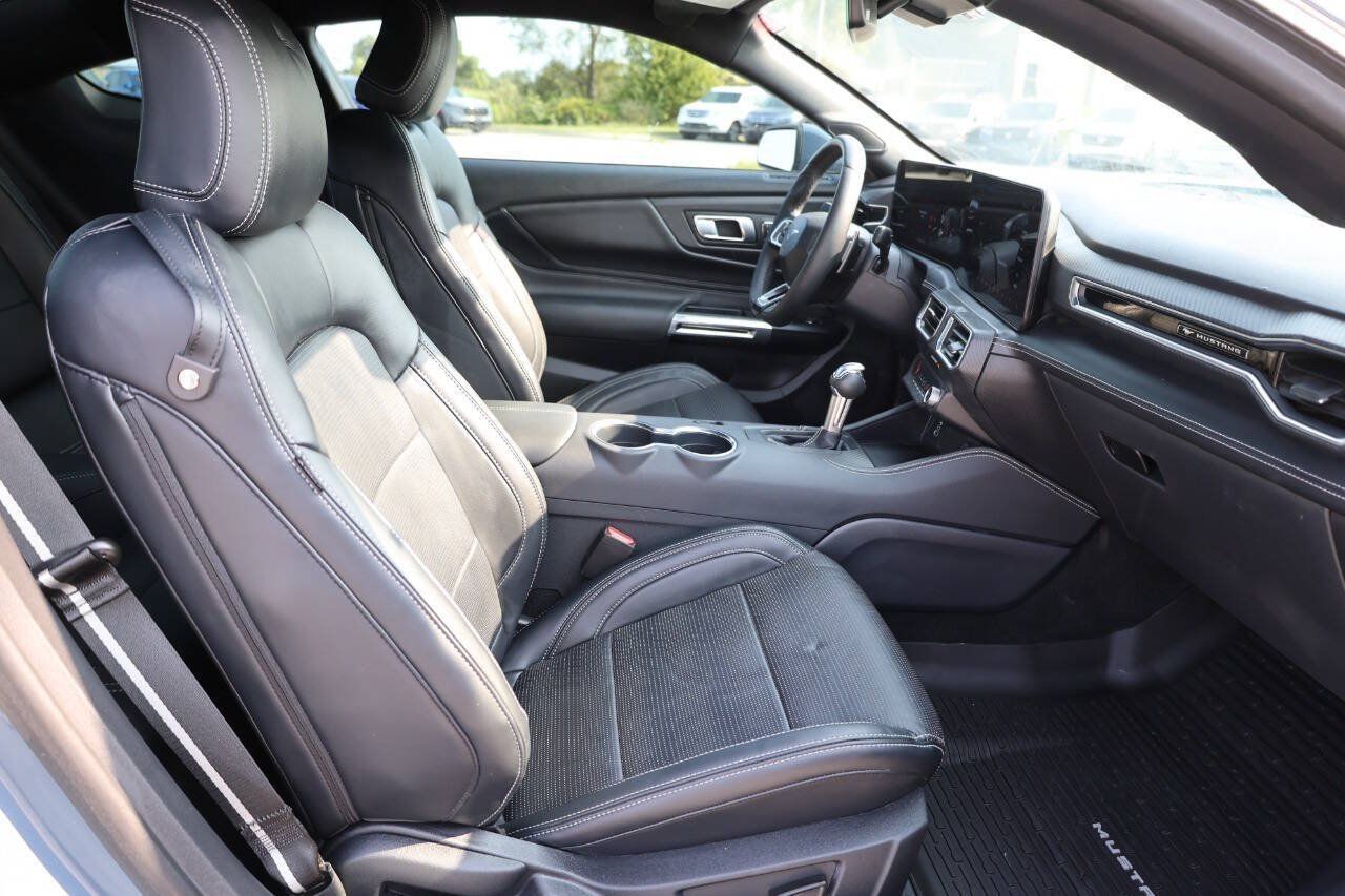Used 2025 Ford Mustang GT Premium RWD image 15