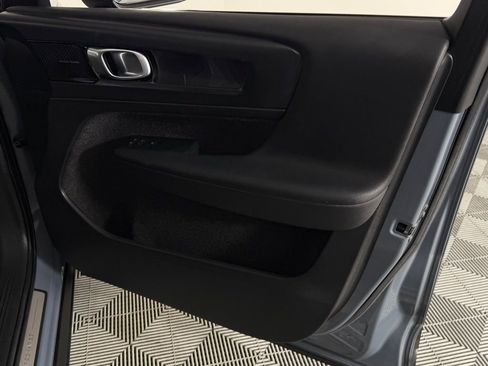 Used 2023 Volvo C40 P8 Recharge Ultimate w/ Protection Package Premier image 32