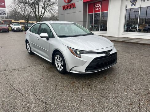 Used 2025 Toyota Corolla LE image 7