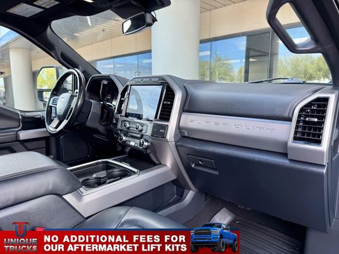 Used 2022 Ford F350 Platinum w/ Tremor Off-Road Package image 31