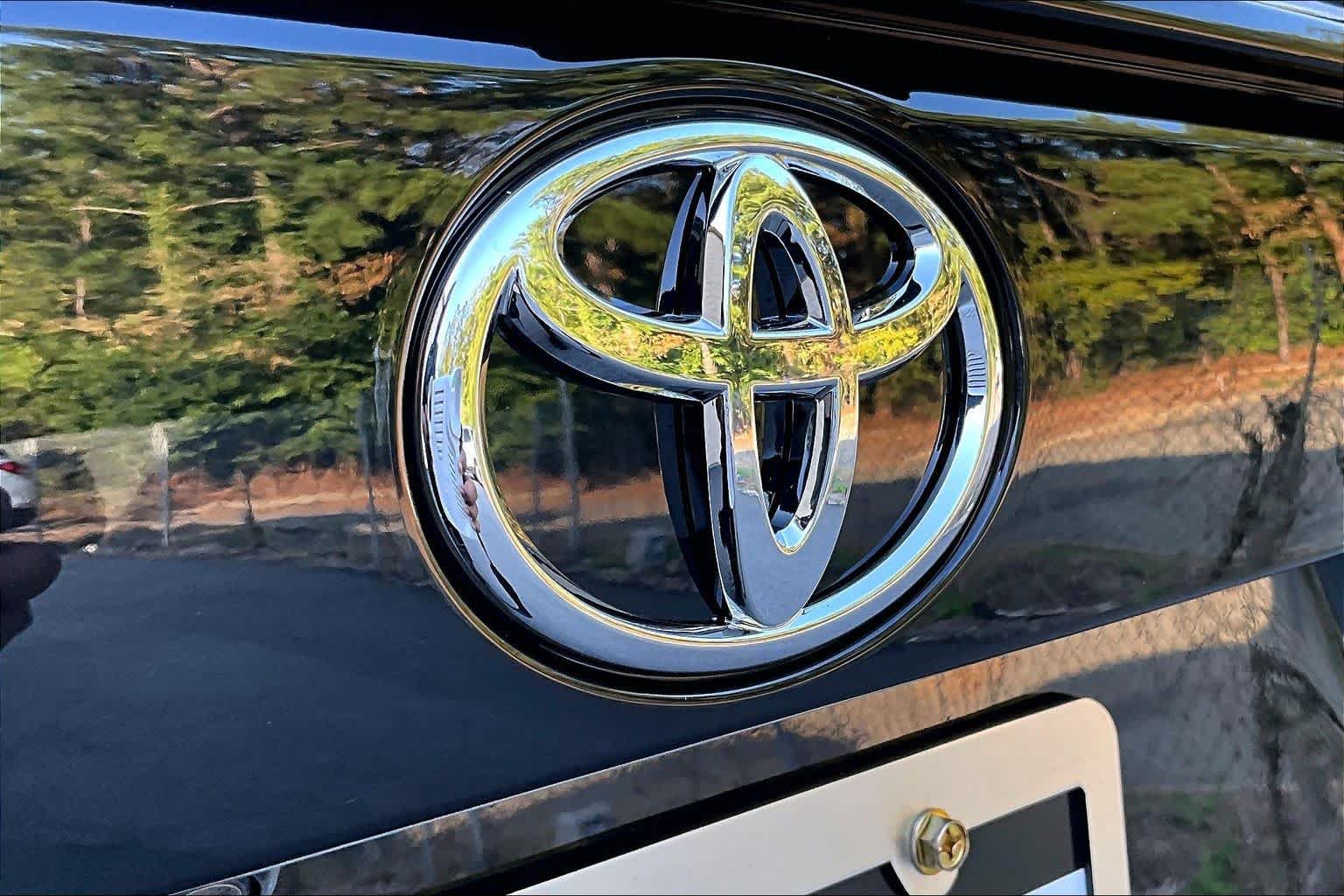 Certified 2024 Toyota RAV4 Adventure AWD/4WD image 31