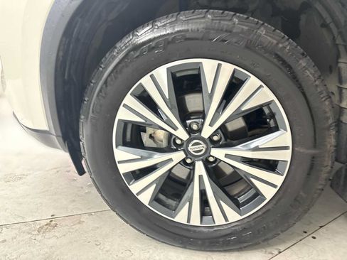 Used 2021 Nissan Rogue SV FWD image 18