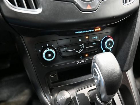 Used 2018 Ford Focus SE image 17