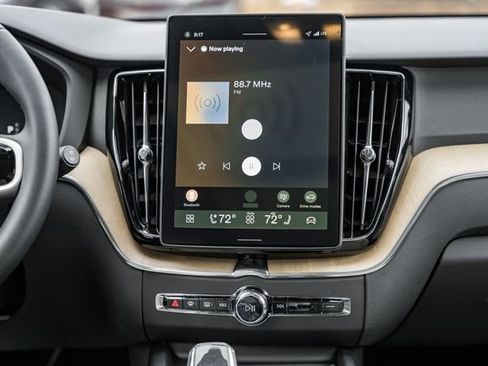 New 2026 Volvo XC60 B5 Plus w/ Protection Package Premier image 22