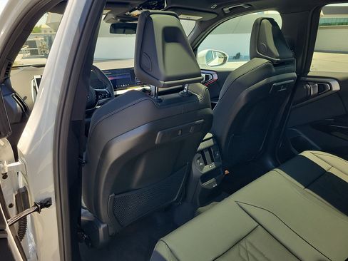 New 2026 BMW X3 xDrive30i w/ Premium Package AWD/4WD image 10