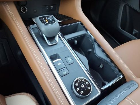New 2026 Nissan Pathfinder Platinum AWD/4WD image 14