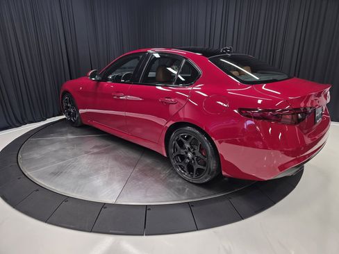 Used 2022 Alfa Romeo Giulia Ti image 9