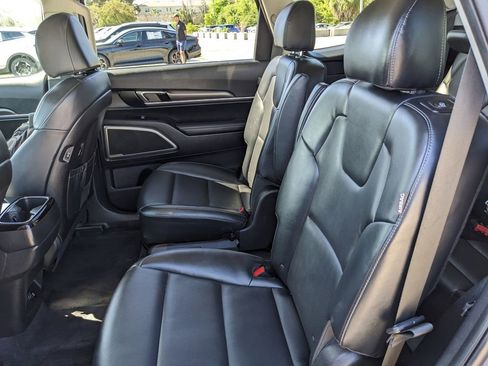 Certified 2025 Kia Telluride S FWD image 19