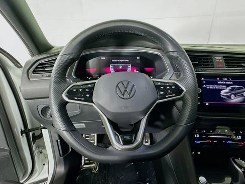 Used 2023 Volkswagen Tiguan SE R-Line FWD image 15
