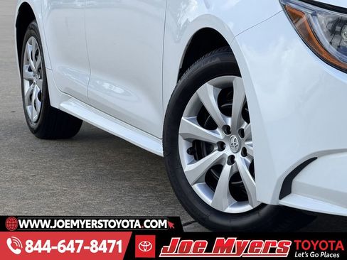 Used 2025 Toyota Corolla LE image 12