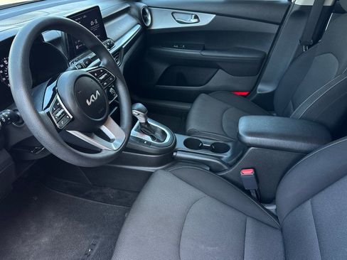 Used 2023 Kia Forte LXS image 9