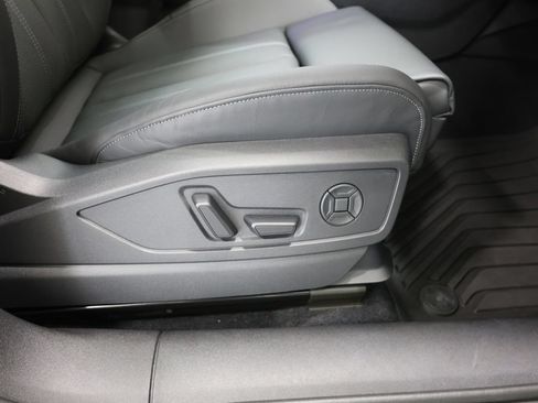 Used 2025 Audi Q5 Premium Plus w/ Premium Plus AWD/4WD image 22