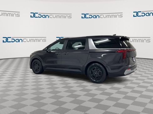 Used 2025 Kia Carnival LXS image 6