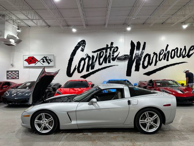 Used 2009 Chevrolet Corvette Coupe w/ Preferred Equipment Group RWD image 2