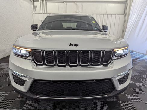 Used 2025 Jeep Grand Cherokee Limited w/ Trailer Tow Package AWD/4WD image 4