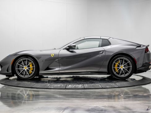 Used 2022 Ferrari 812 GTS RWD image 10