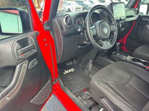 Used 2018 Jeep Wrangler Unlimited Sport S AWD/4WD image 13