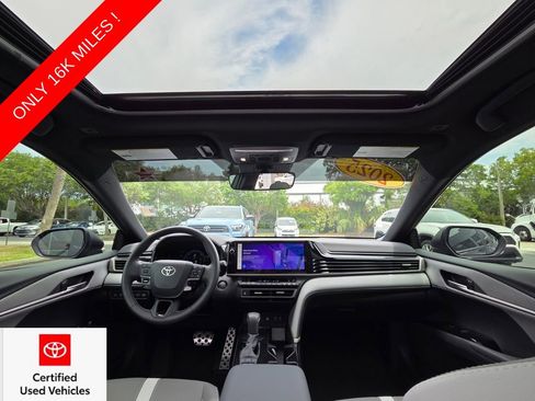 Used 2025 Toyota Camry SE FWD image 4