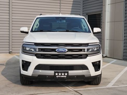 Used 2024 Ford Expedition XLT RWD image 2