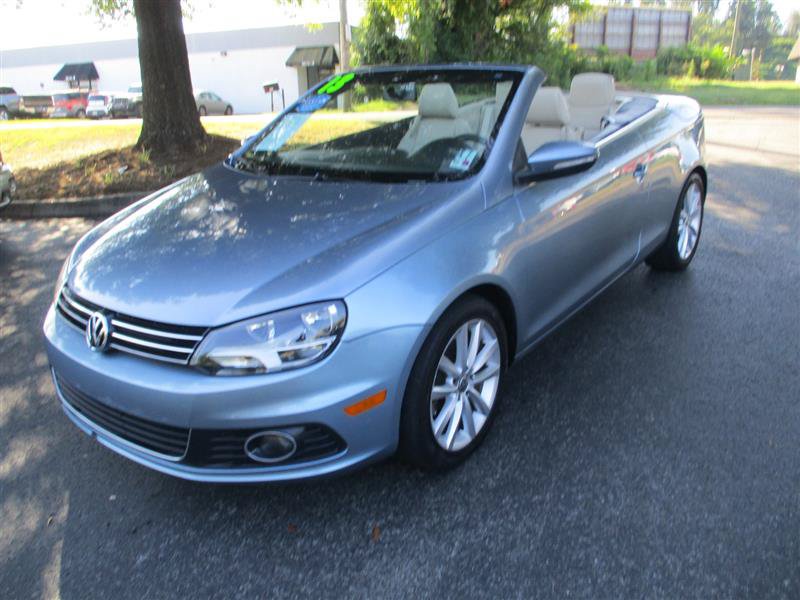 Used 2013 Volkswagen Eos Komfort FWD image 3