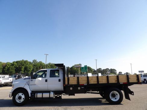 Used 2023 Ford F750 2WD Crew Cab Super Duty image 15