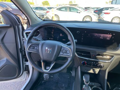 Used 2025 Buick Encore GX Preferred FWD image 34