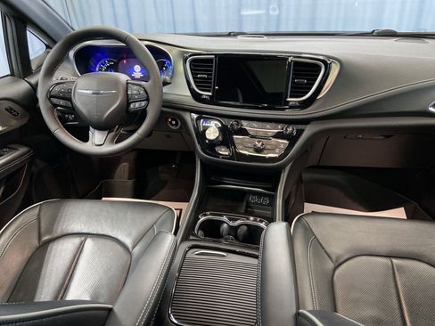 Used 2022 Chrysler Pacifica Limited w/ S Appearance Package image 47