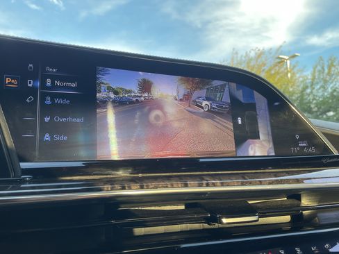 Used 2023 Cadillac Escalade ESV Premium Luxury image 22