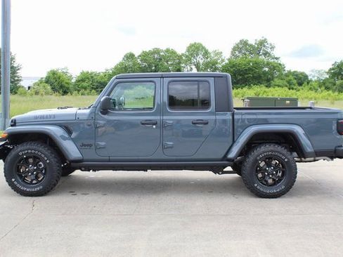 New 2025 Jeep Gladiator Willys image 2