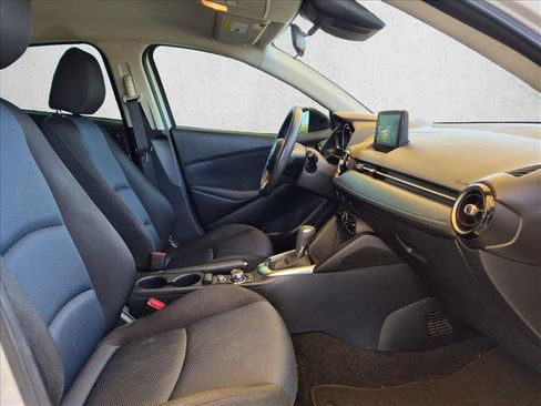 Used 2020 Toyota Yaris LE FWD image 19