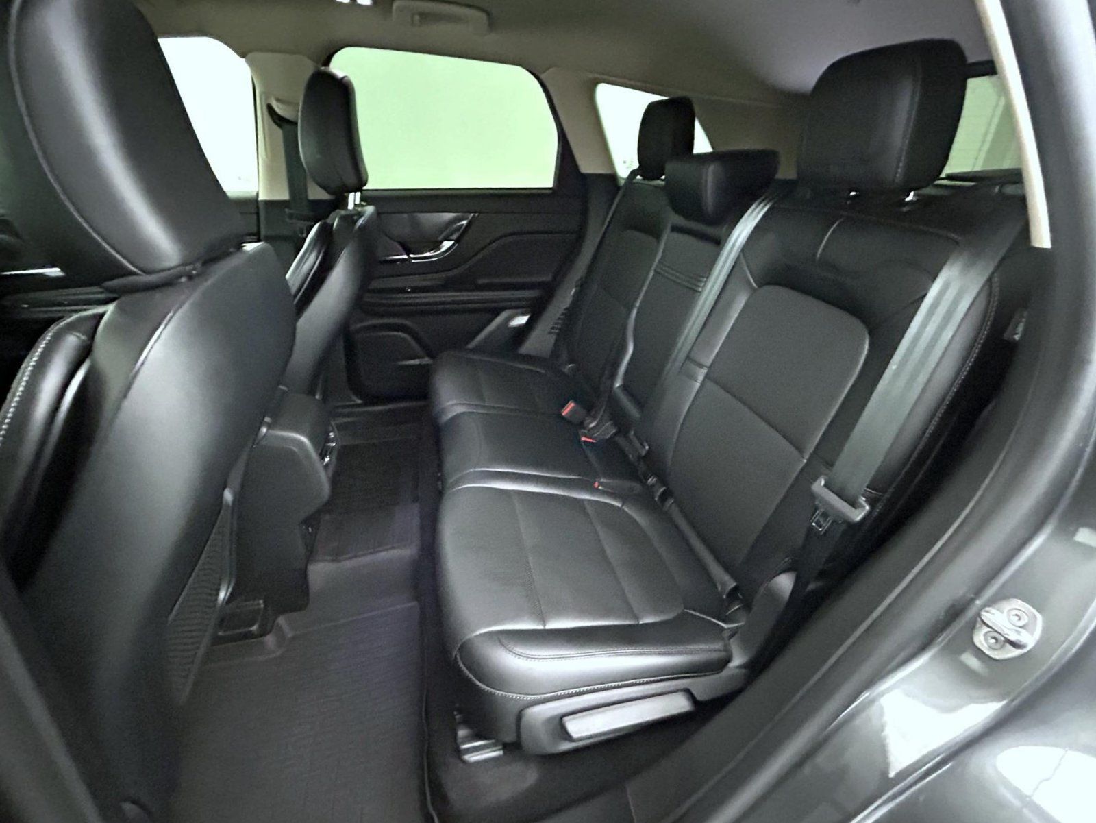 Used 2024 Lincoln Corsair AWD w/ Equipment Group 101A image 19