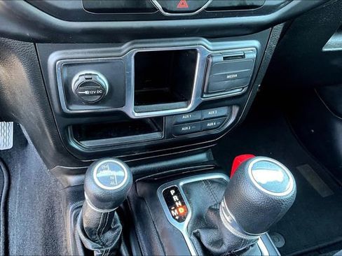 Used 2021 Jeep Wrangler Unlimited Sport AWD/4WD image 24