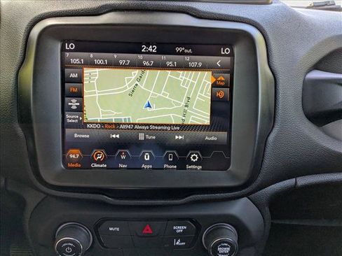 Used 2023 Jeep Renegade Latitude image 13