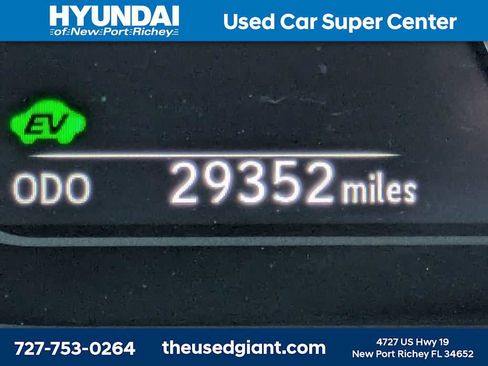 Used 2023 Lexus UX 250h FWD w/ Accessory Package (Z2) image 36