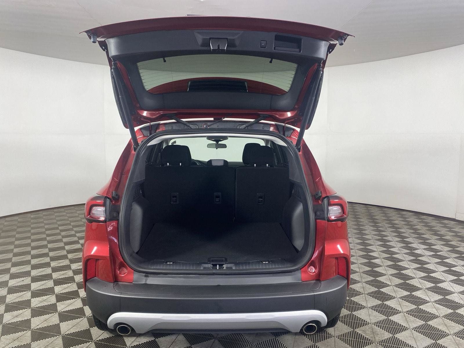 Used 2023 Ford Escape Active AWD/4WD image 9