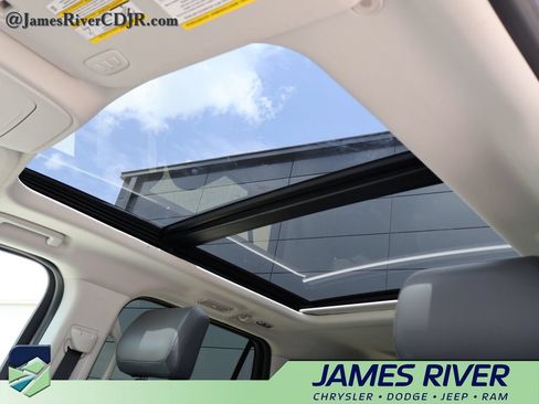 Used 2025 Ford Expedition Active AWD/4WD image 28