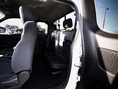 Used 2025 Nissan Frontier S w/ S Utility Package image 10