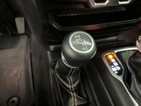 Used 2019 Jeep Wrangler Unlimited Sahara image 31