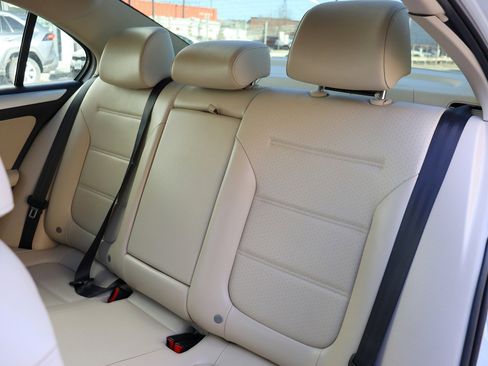 Used 2014 Volkswagen Jetta SE image 15